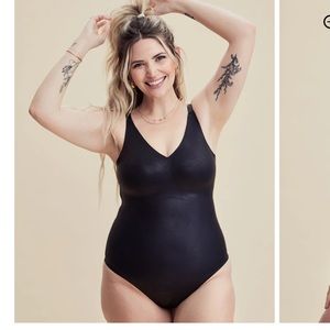 NWOT Knix  x Birds Papaya bodysuit